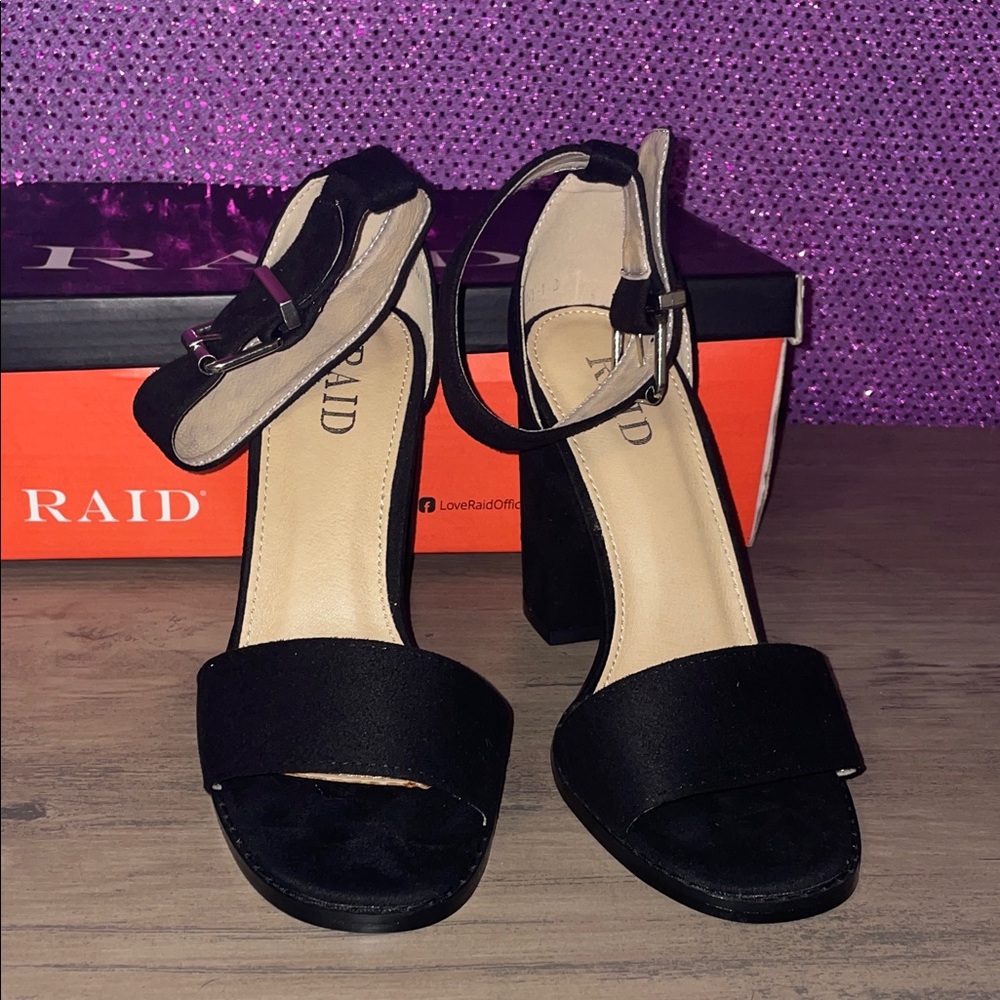 USED RAID Black Women's Block Heel Sandals